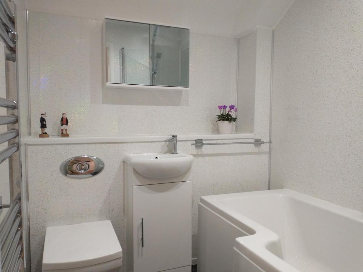 Chipad Duo - Comfy House With Parking And Garden Chichester Exterior foto