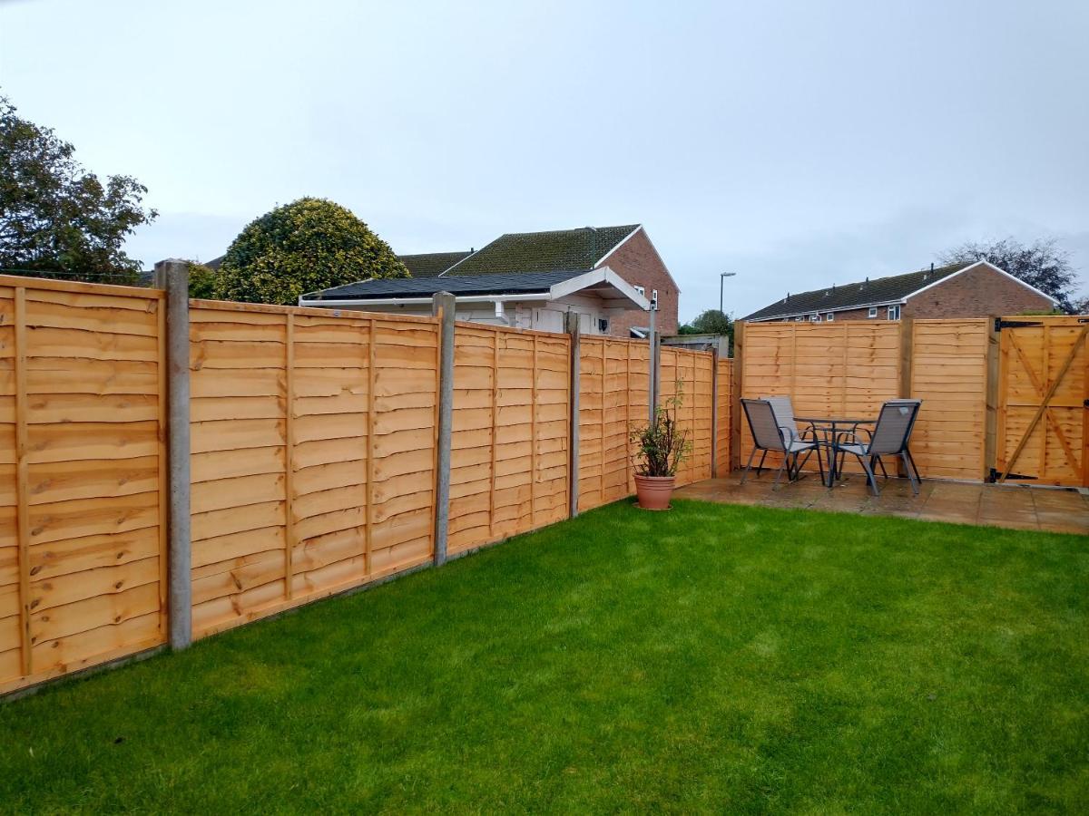Chipad Duo - Comfy House With Parking And Garden Chichester Exterior foto