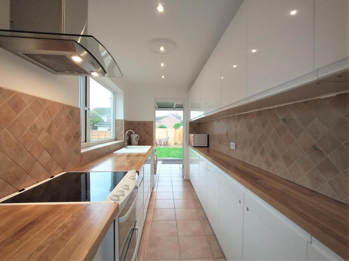 Chipad Duo - Comfy House With Parking And Garden Chichester Exterior foto
